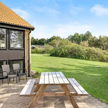 Awesome In With Kitchen Holiday home