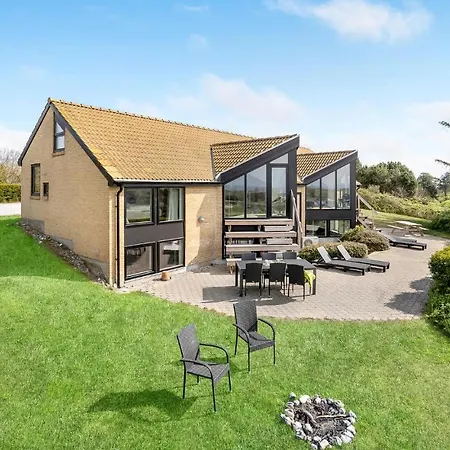 Awesome In With Kitchen Holiday home